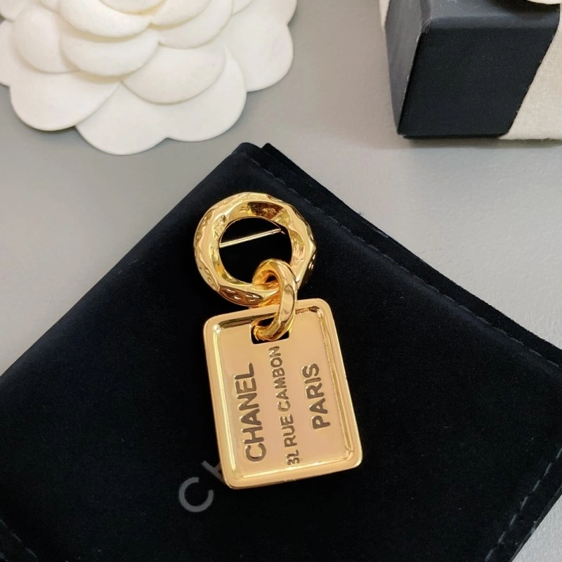 Sophisticated Chanel Brooches 220358