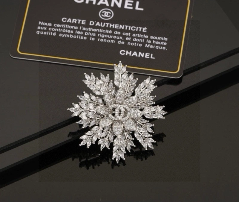 Chanel Brooches Versatile 220355