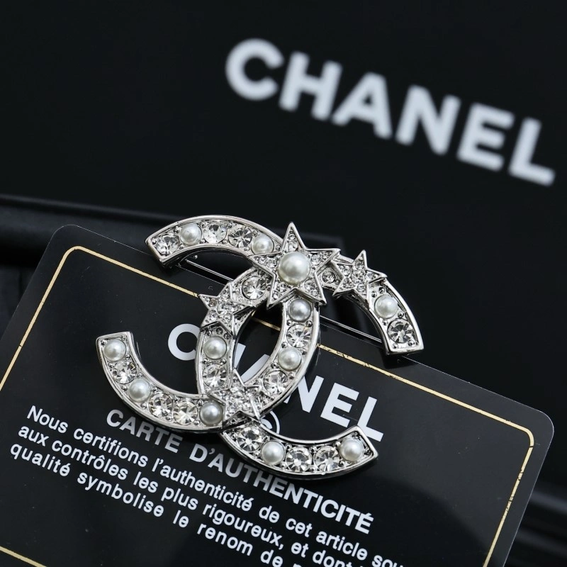 Chanel Brooches Unisex 220432