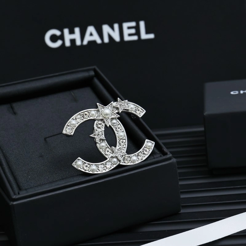 Chanel Brooches Unisex 220432