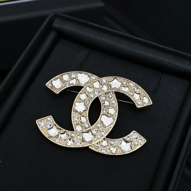 Supportive Chanel Brooches 220354