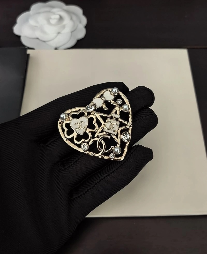 Chanel Brooches Unisex 220359