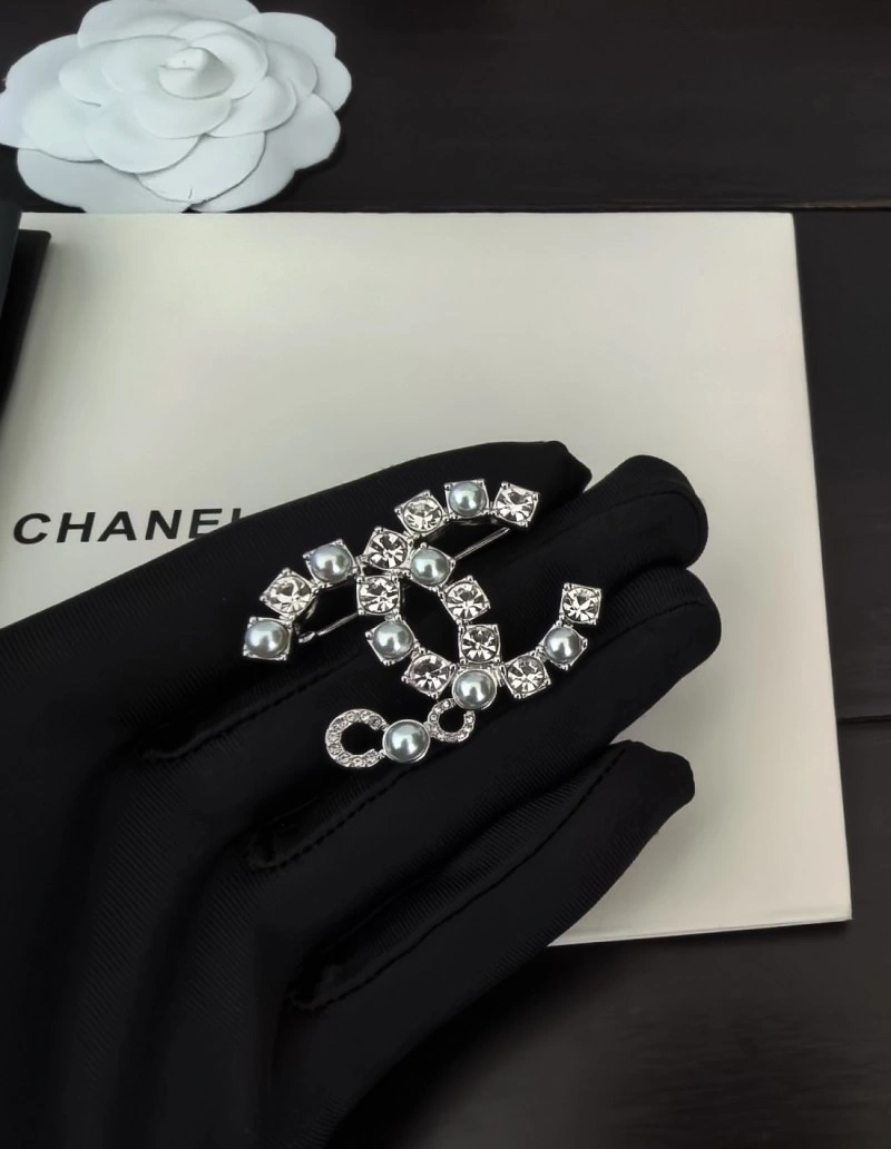 Thermal Chanel Brooches 220344