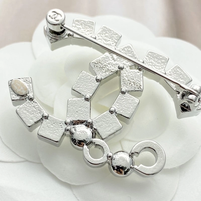 Chanel Brooches TravelReady 220350
