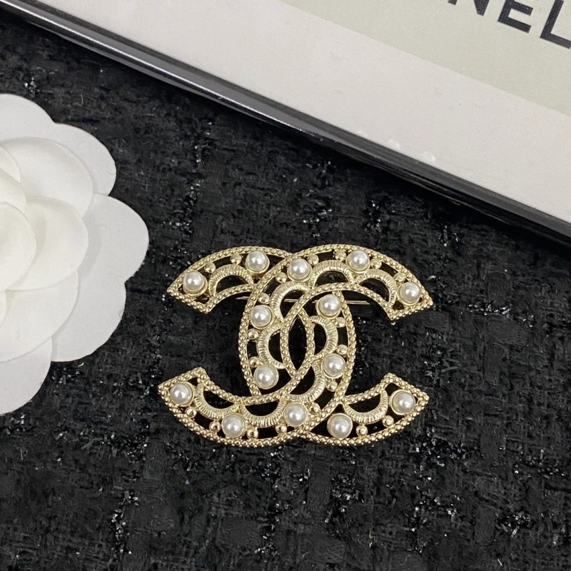 Chanel Brooches Comfortable 220348