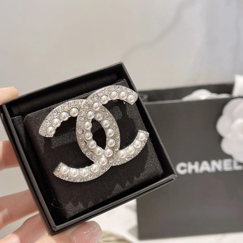 Chanel Brooches SmoothTexture 220415