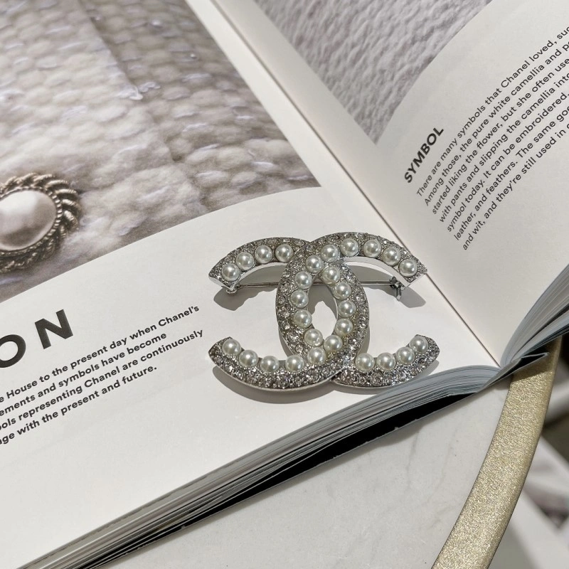 Chanel Brooches SmoothTexture 220415