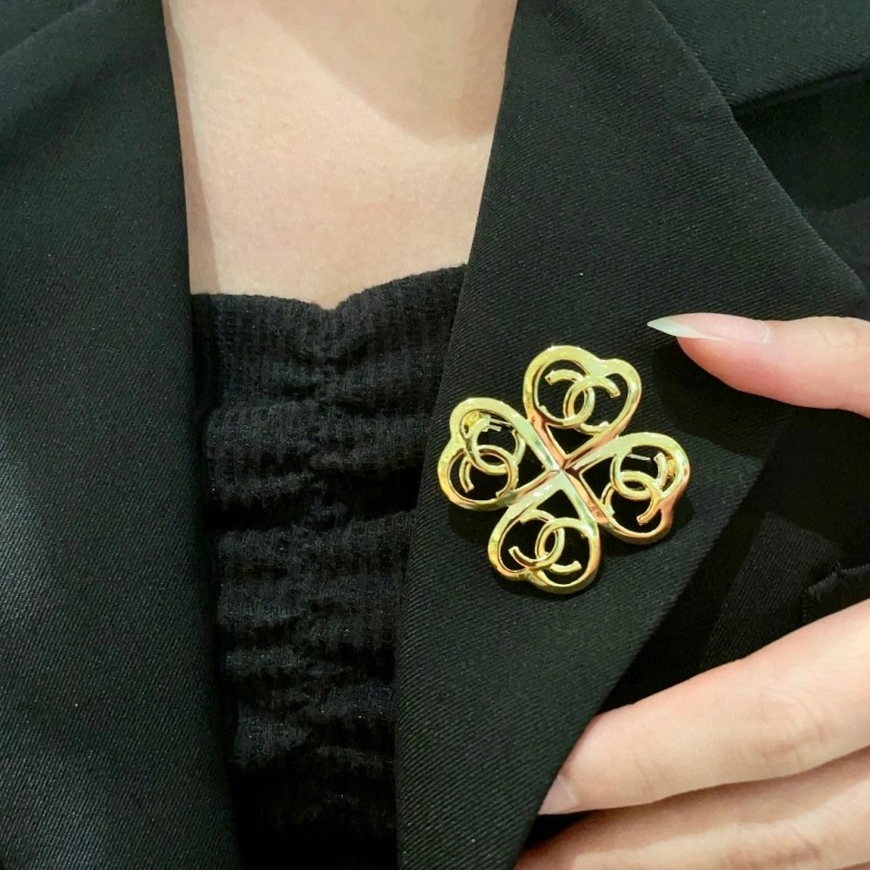 Chanel Brooches WrinkleFree 220331