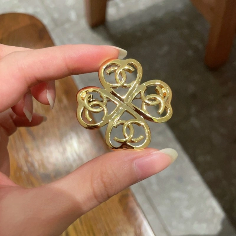 Chanel Brooches WrinkleFree 220331