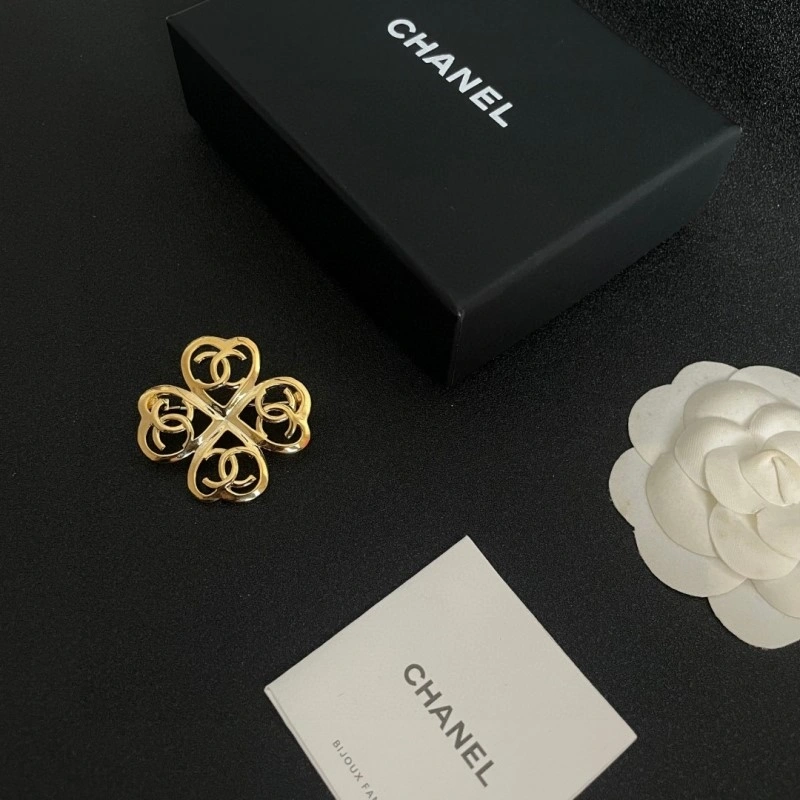 Chanel Brooches WrinkleFree 220331