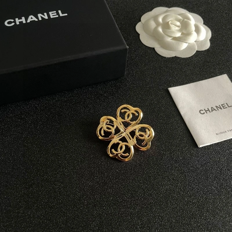 Chanel Brooches WrinkleFree 220331