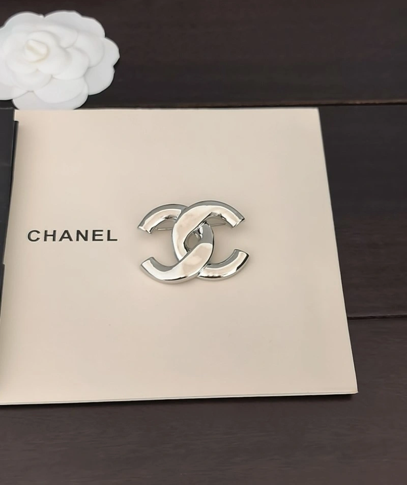 Chanel Brooches Sporty 220335