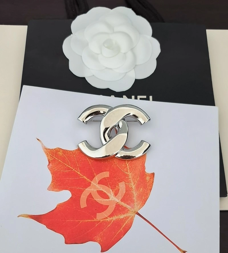 Chanel Brooches Sporty 220335