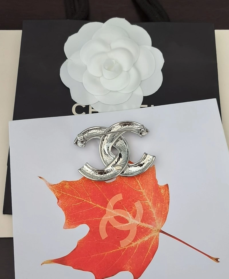 Chanel Brooches Sporty 220335