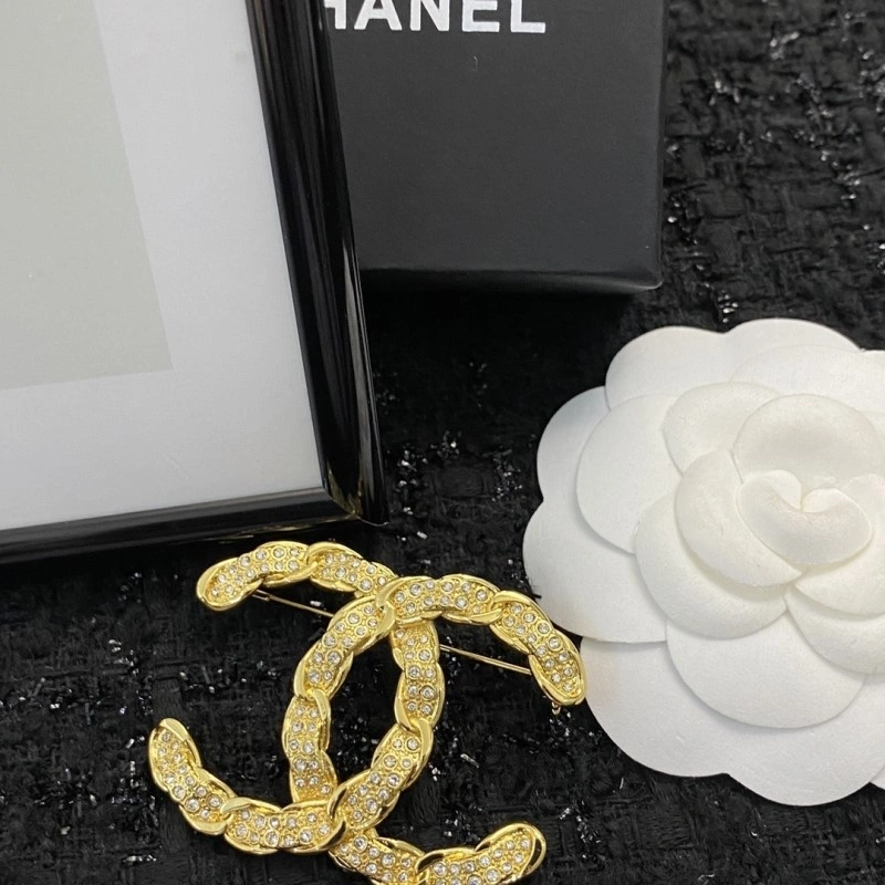 TechFriendly Chanel Brooches 220338