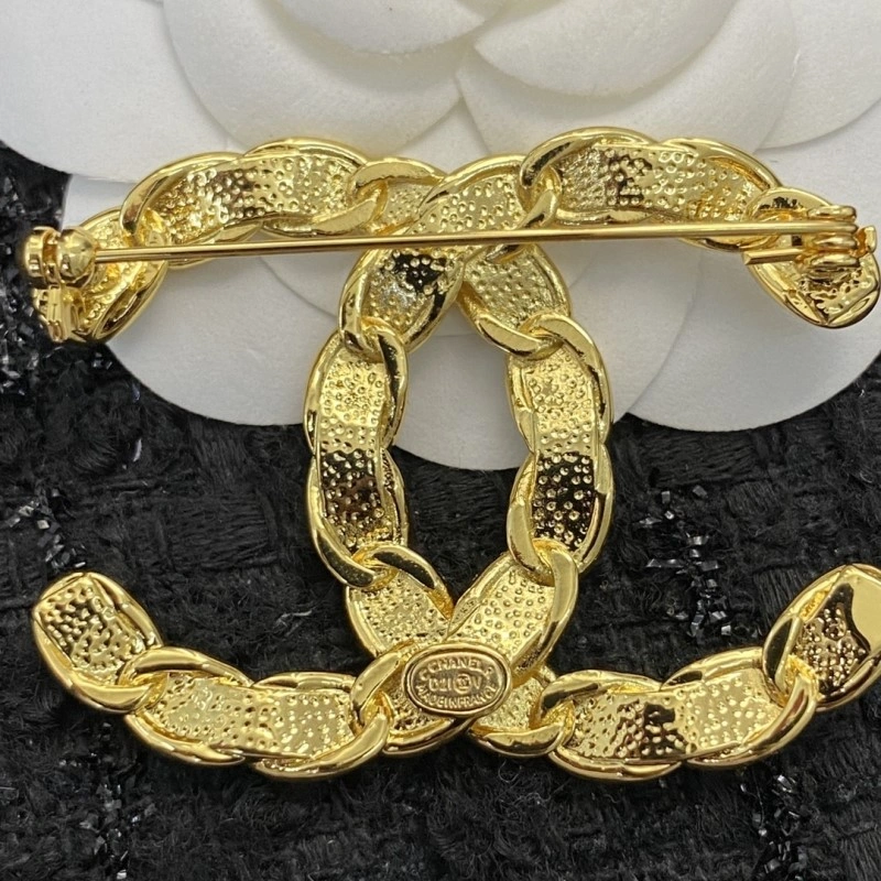 TechFriendly Chanel Brooches 220338