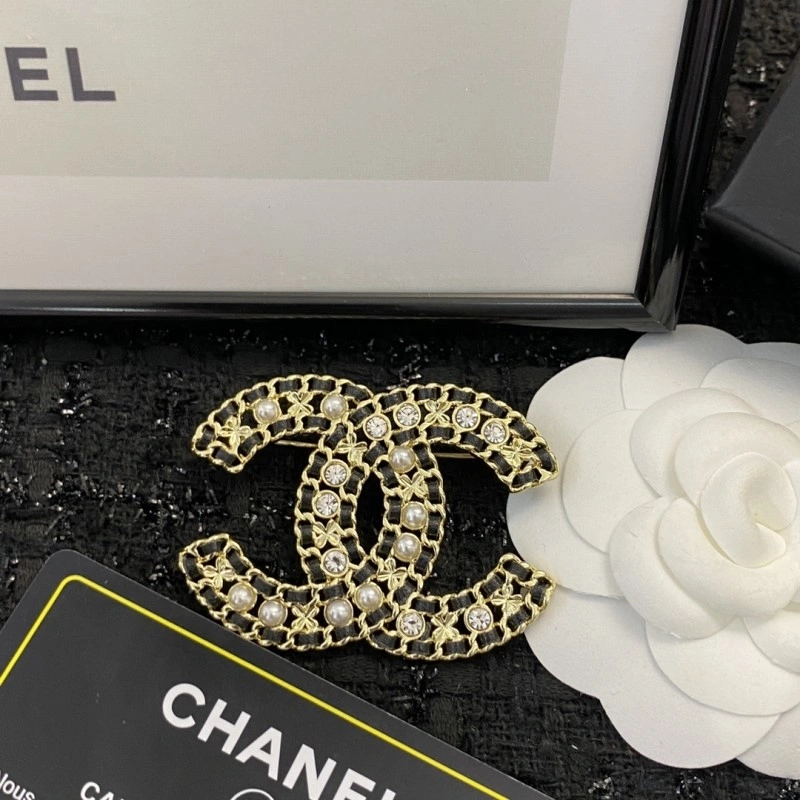 Chanel Brooches Compact 220336