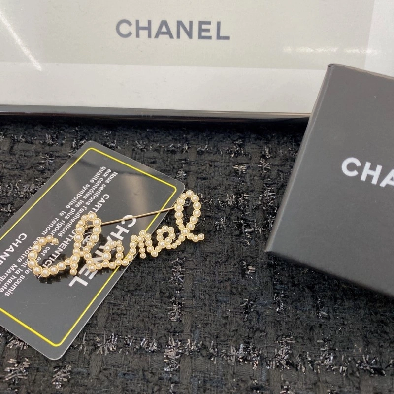 Chanel Brooches Cozy 220328