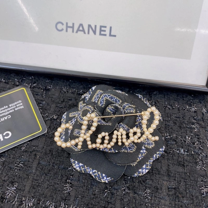 Chanel Brooches Cozy 220328