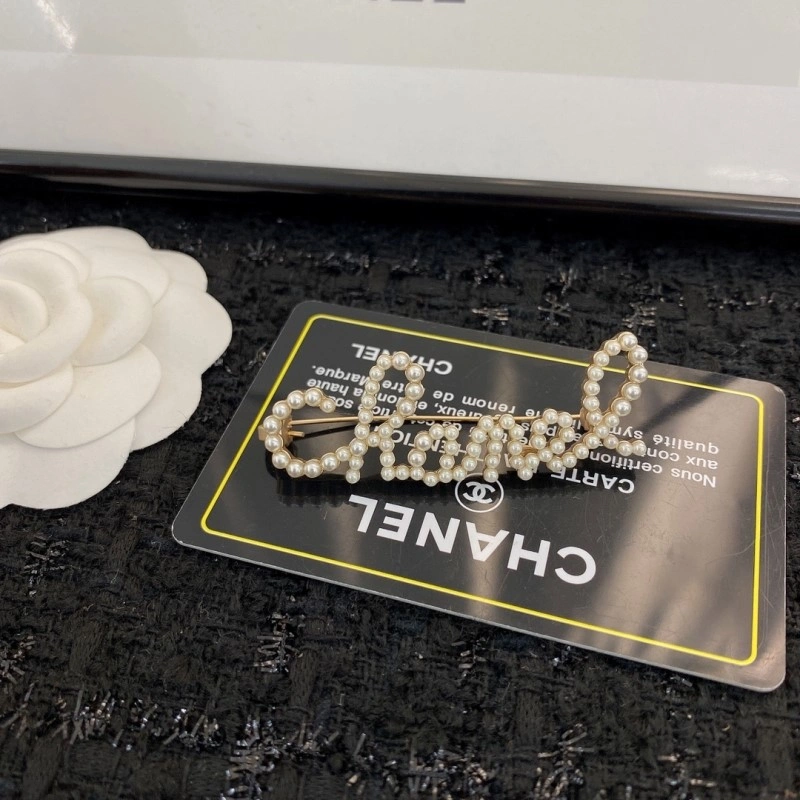 Breathable Chanel Brooches 220329