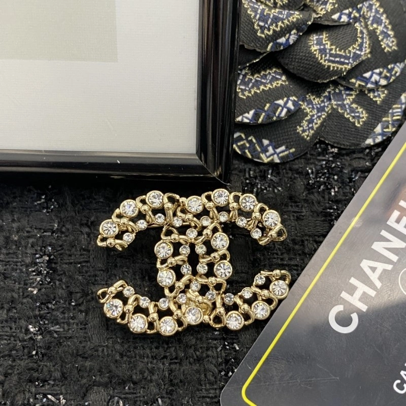 Chanel Brooches Effortless 220327