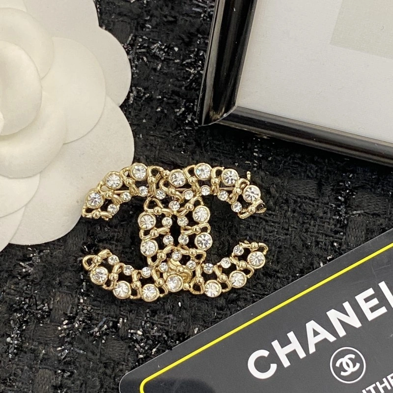 Chanel Brooches Effortless 220327