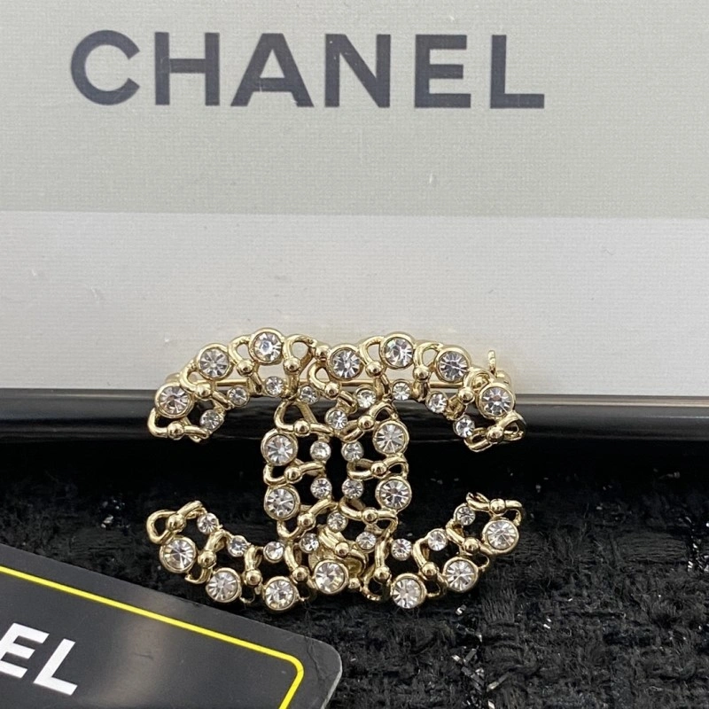 Chanel Brooches Effortless 220327