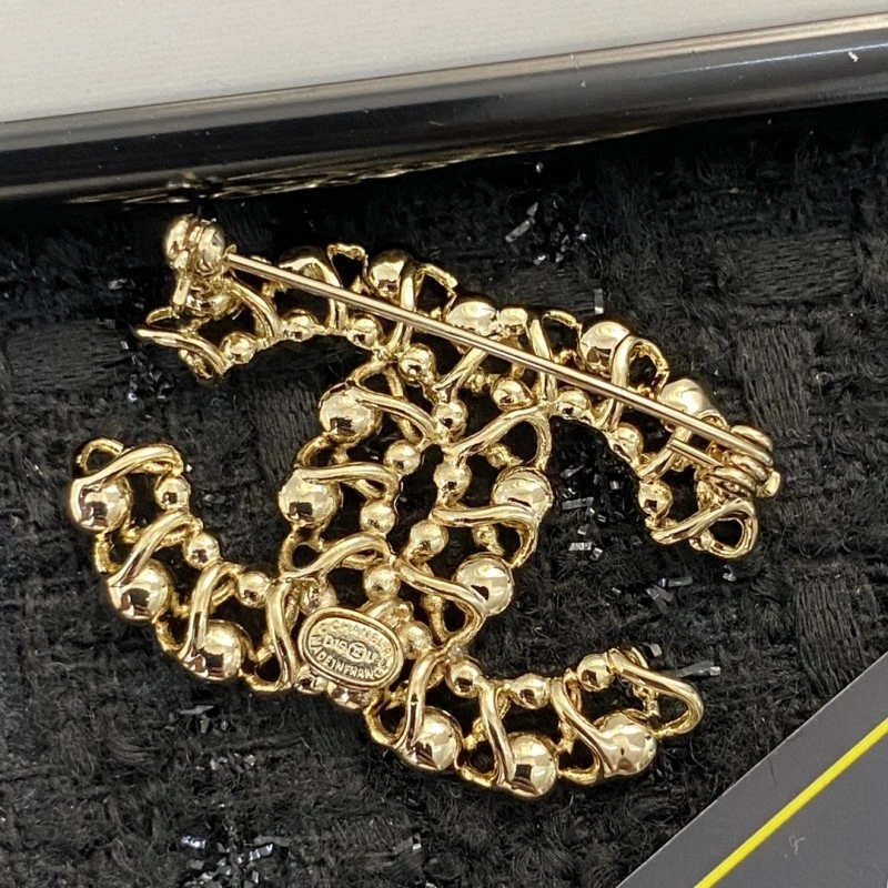 Chanel Brooches Effortless 220327