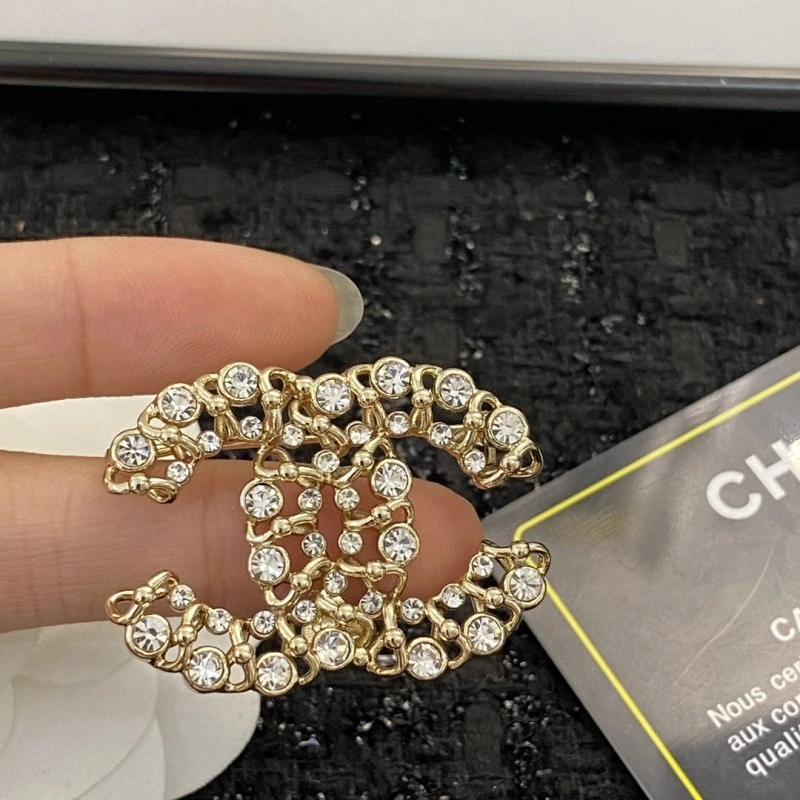 Chanel Brooches Effortless 220327