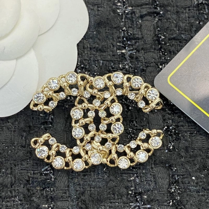 Chanel Brooches Effortless 220327