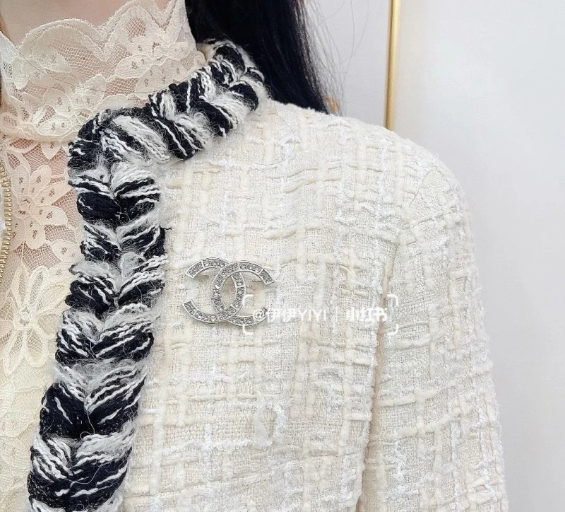 BestValue Chanel Brooches 220325