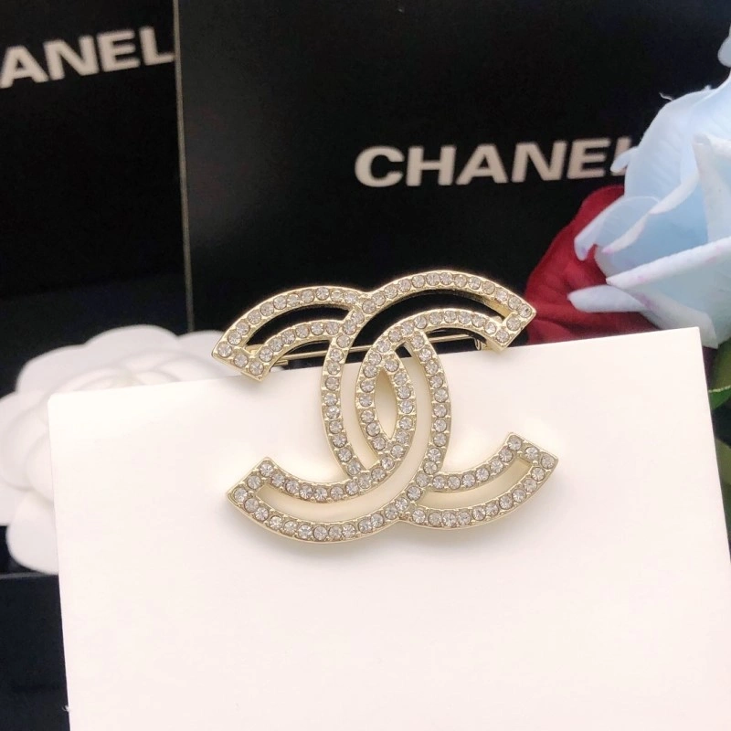 RelaxedFit Chanel Brooches 220366