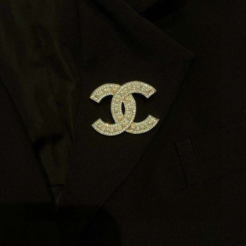 Chanel Brooches Breathable 220324