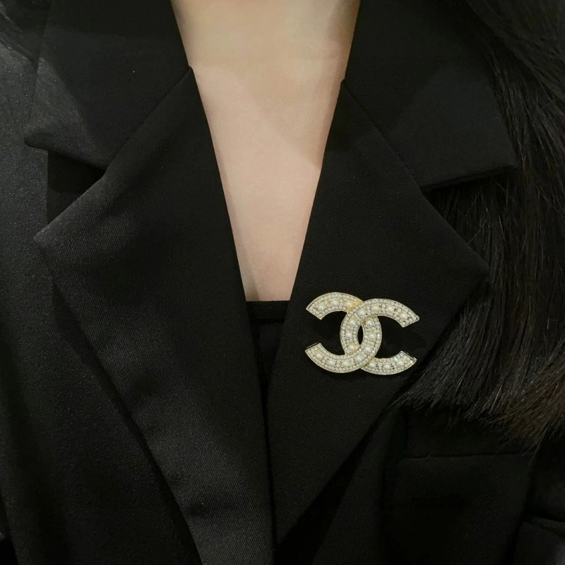 Chanel Brooches Breathable 220324