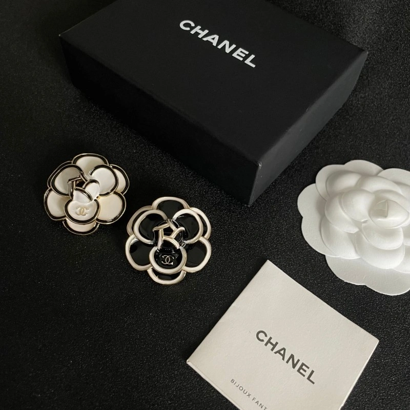 Chanel Brooches Affordable 220318