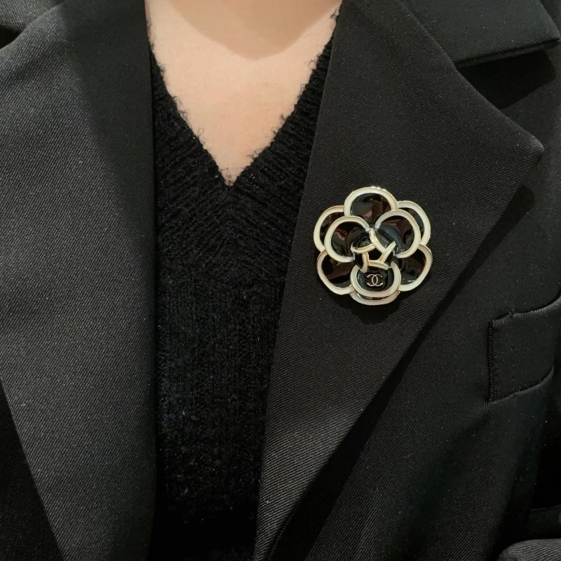 Chanel Brooches Affordable 220318