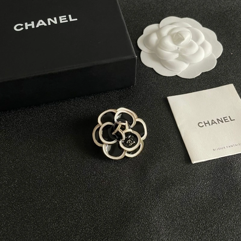 Chanel Brooches Affordable 220318