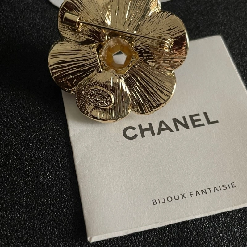 Chanel Brooches Affordable 220318