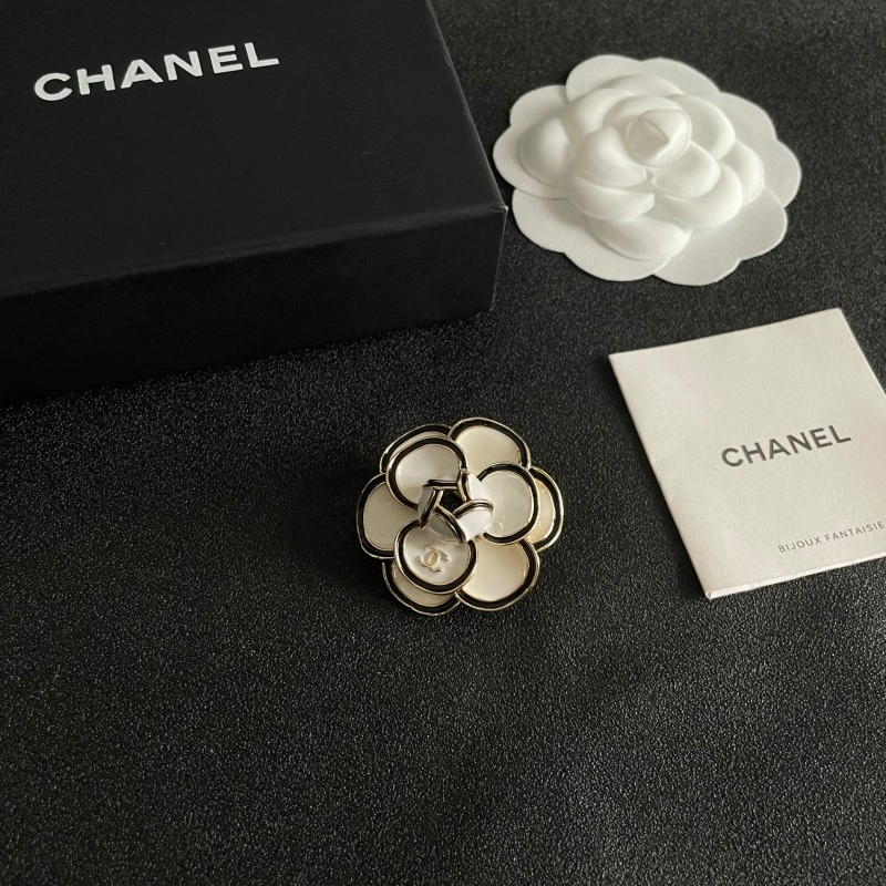 OdorResistant Chanel Brooches 220320