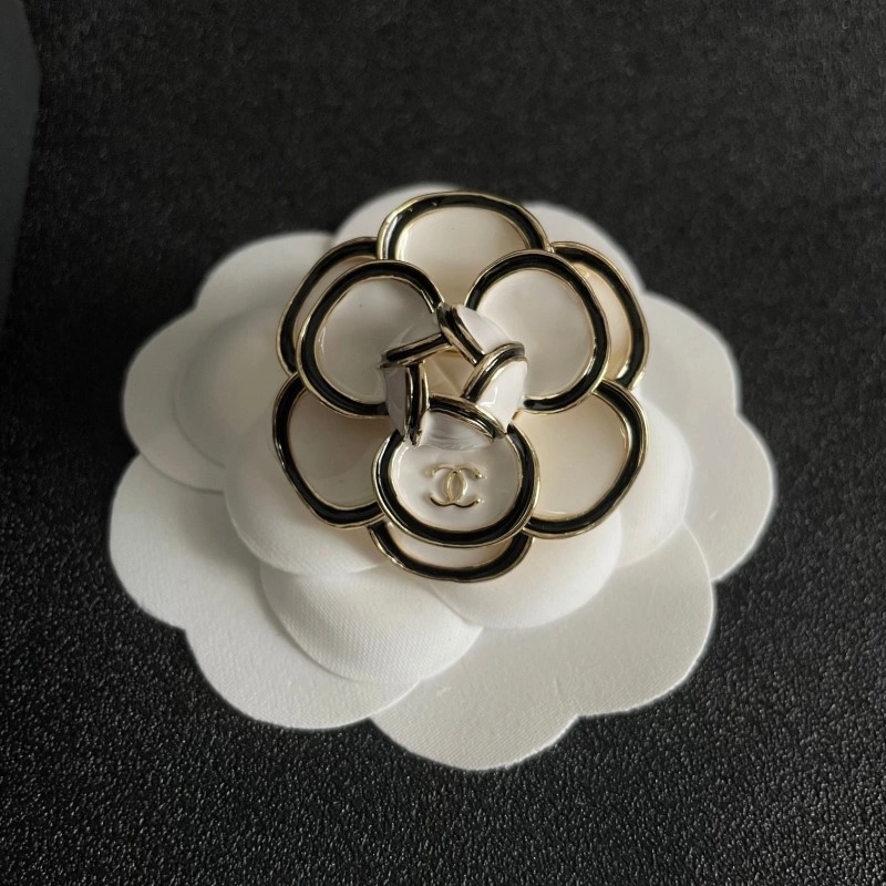 OdorResistant Chanel Brooches 220320