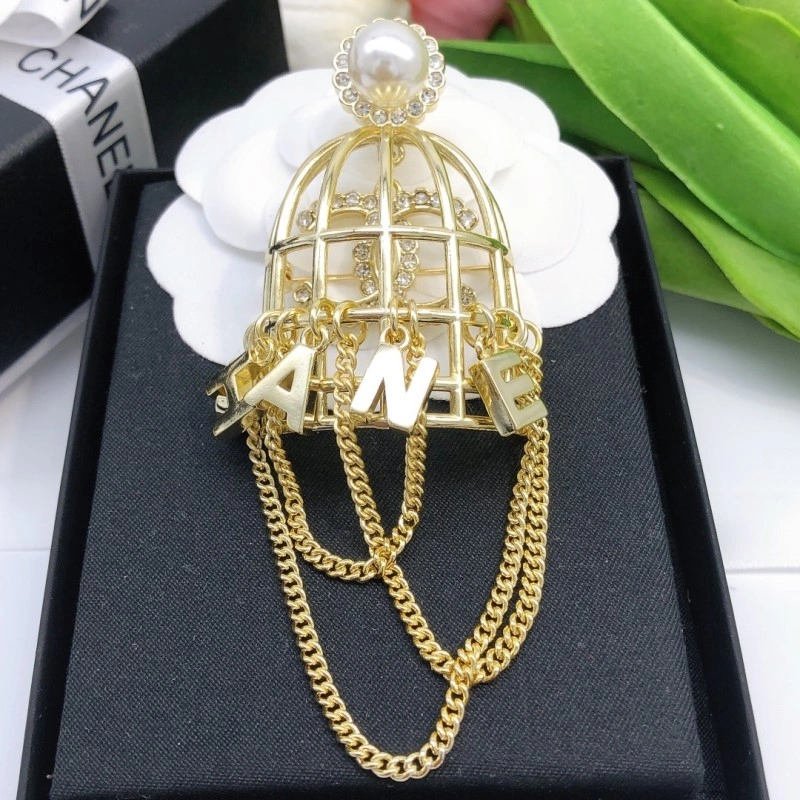 Chanel Brooches Practical 220312