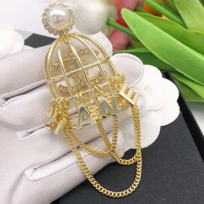 Chanel Brooches Practical 220312