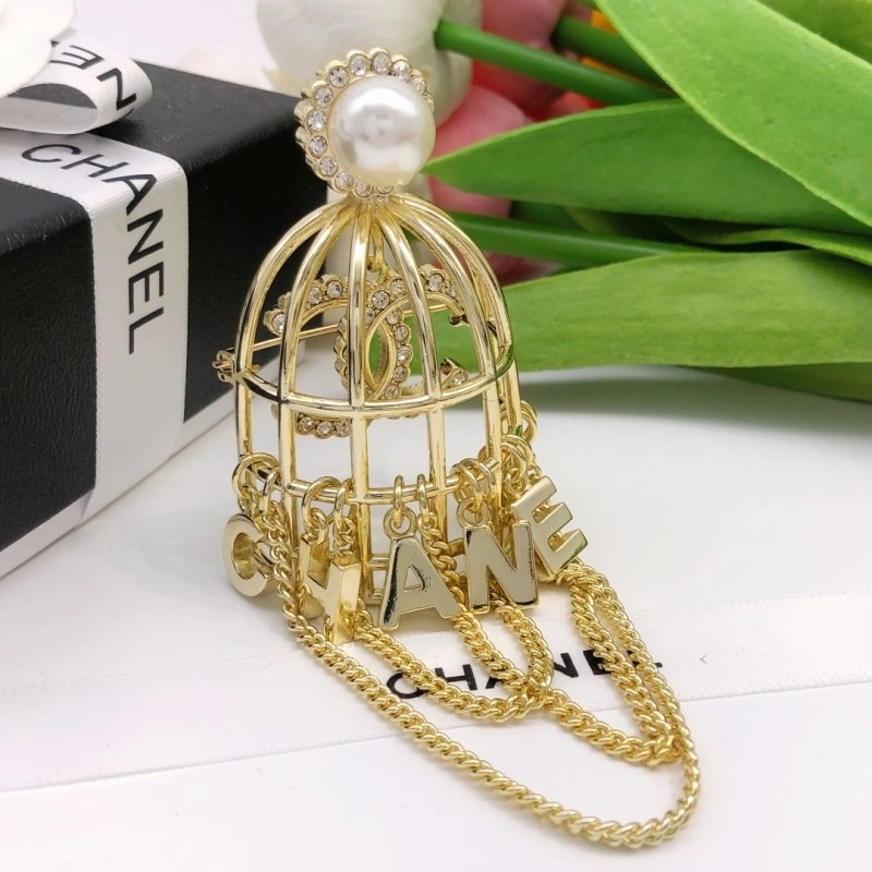 Chanel Brooches Practical 220312