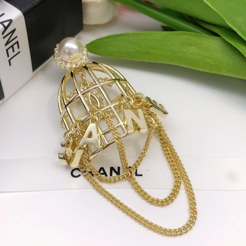 Chanel Brooches Practical 220312