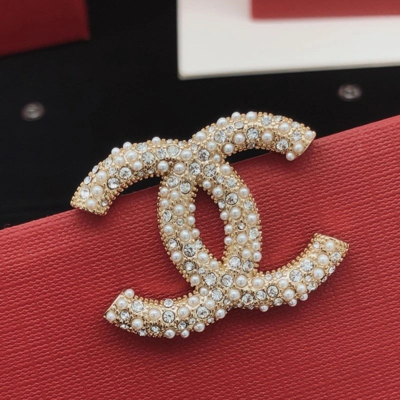 Sophisticated Chanel Brooches 220378
