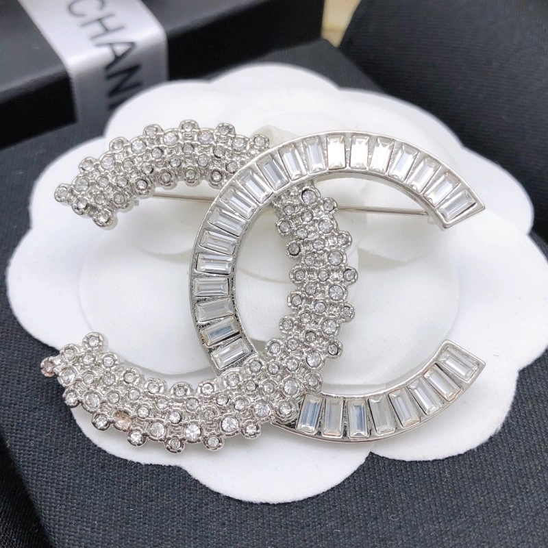 Flexible Chanel Brooches 220307
