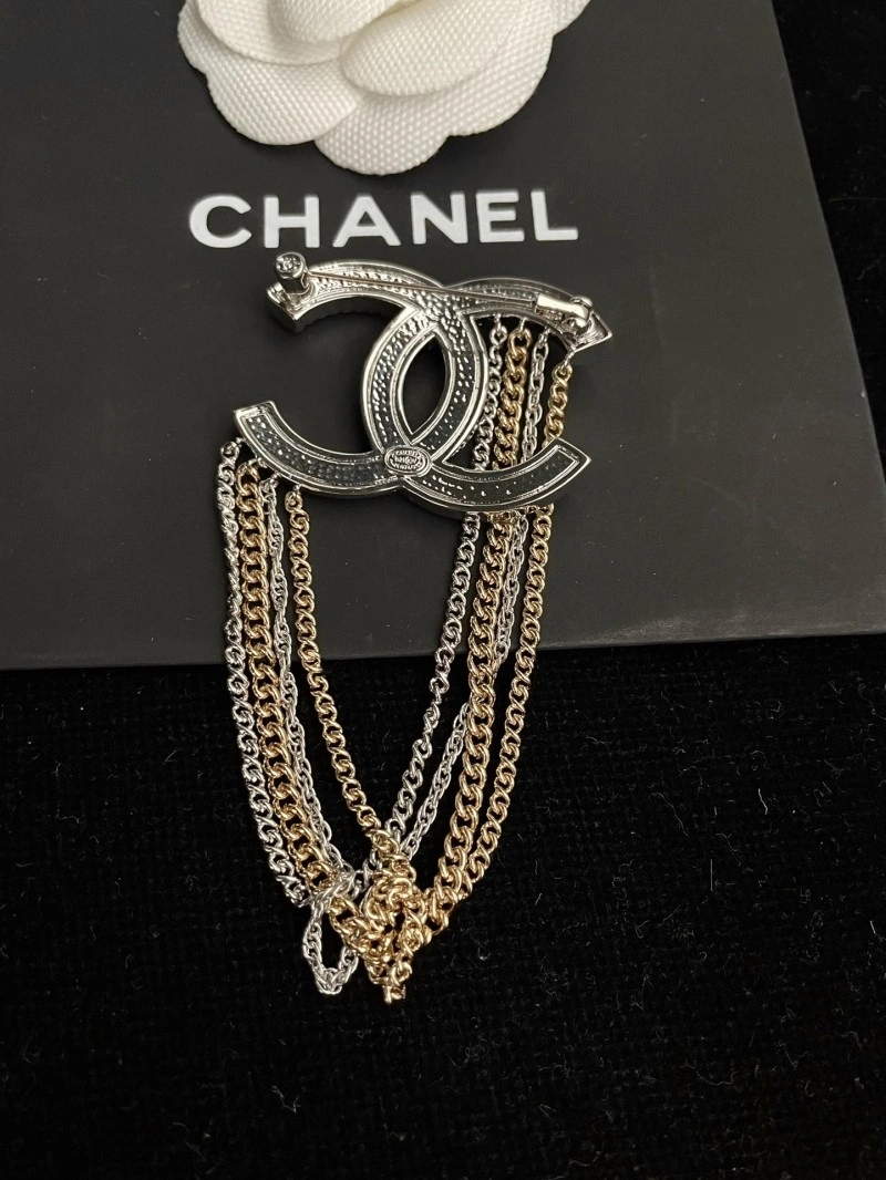 Attractive Chanel Brooches 220316