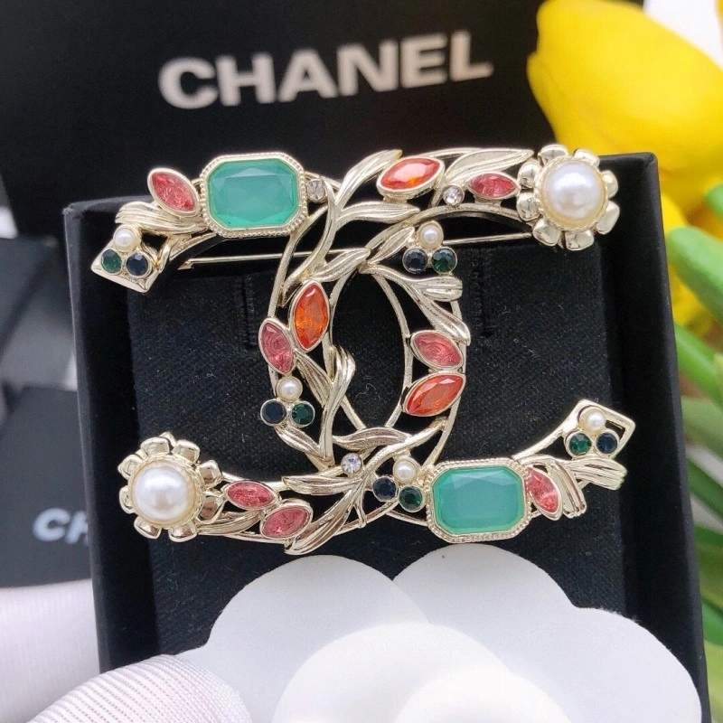 Colorful Chanel Brooches 220308