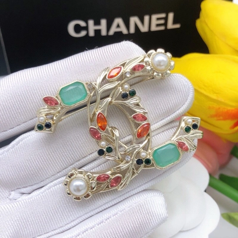 Colorful Chanel Brooches 220308