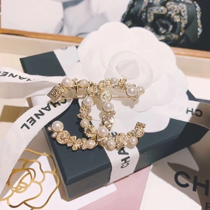 Chanel Brooches Refined 220380